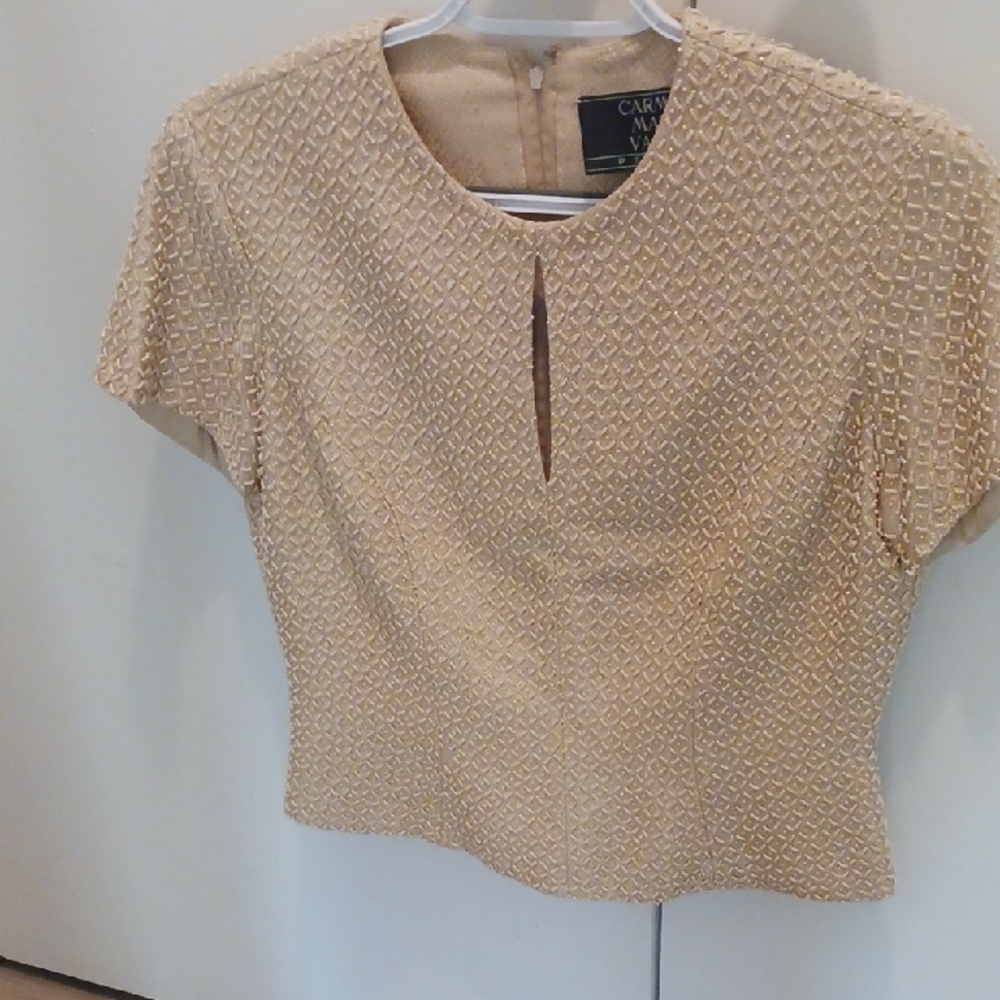 Carmen Marc Valvo Cream Short-Sleeve Textured Keyhole Top